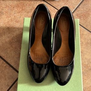 Shiny heels, super comfortable